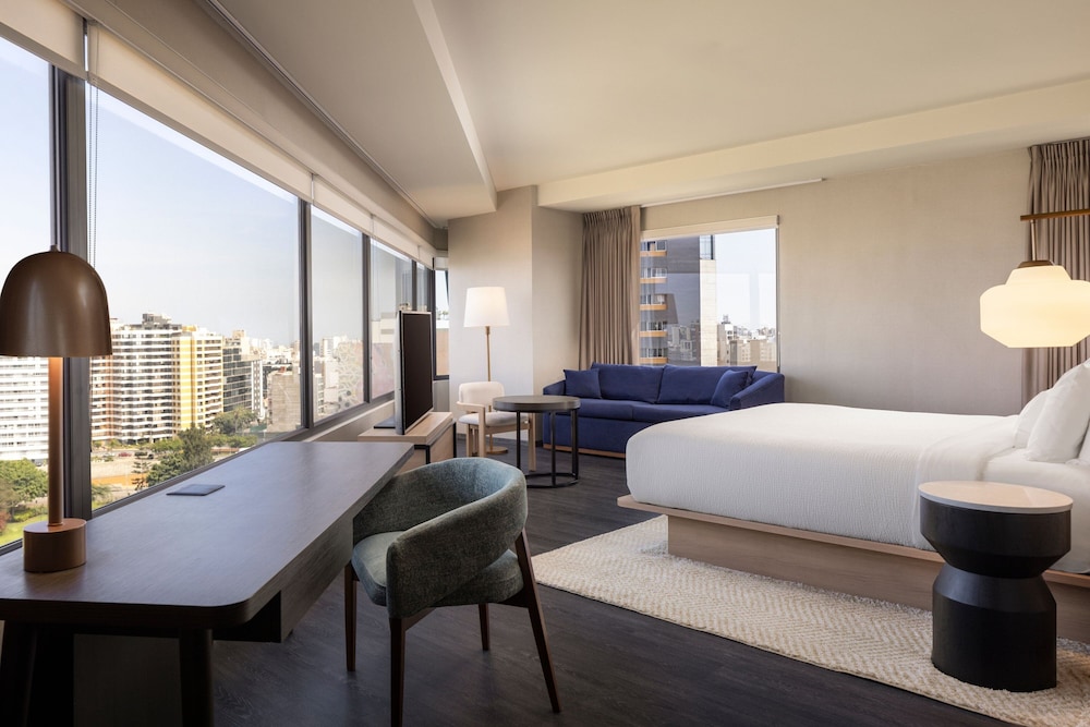 Panoramic Room, 1 King Bed, City View - Photo 5