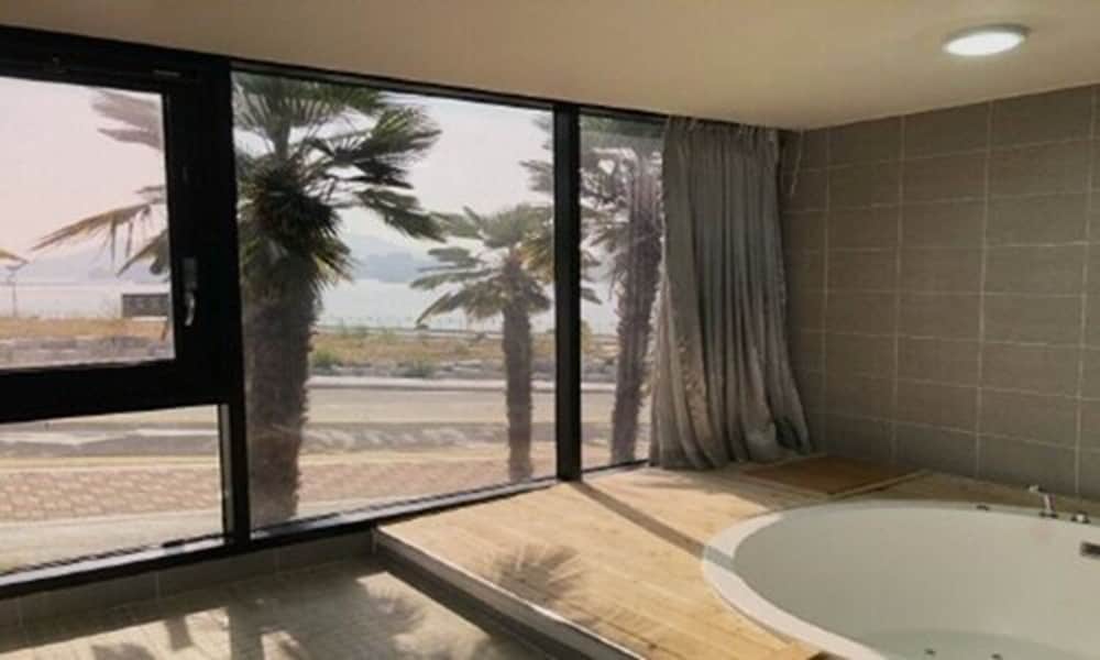 Half Ocean View Deluxe photo 3