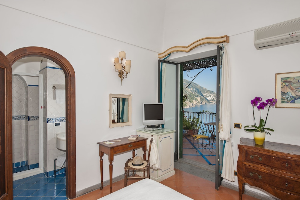 Classic Room with Double Bed or 2 Single Beds, Front or Side Sea View - Photo 5