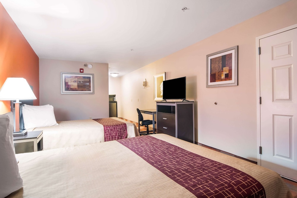 Room, 2 Queen Beds, Non Smoking - Photo 4