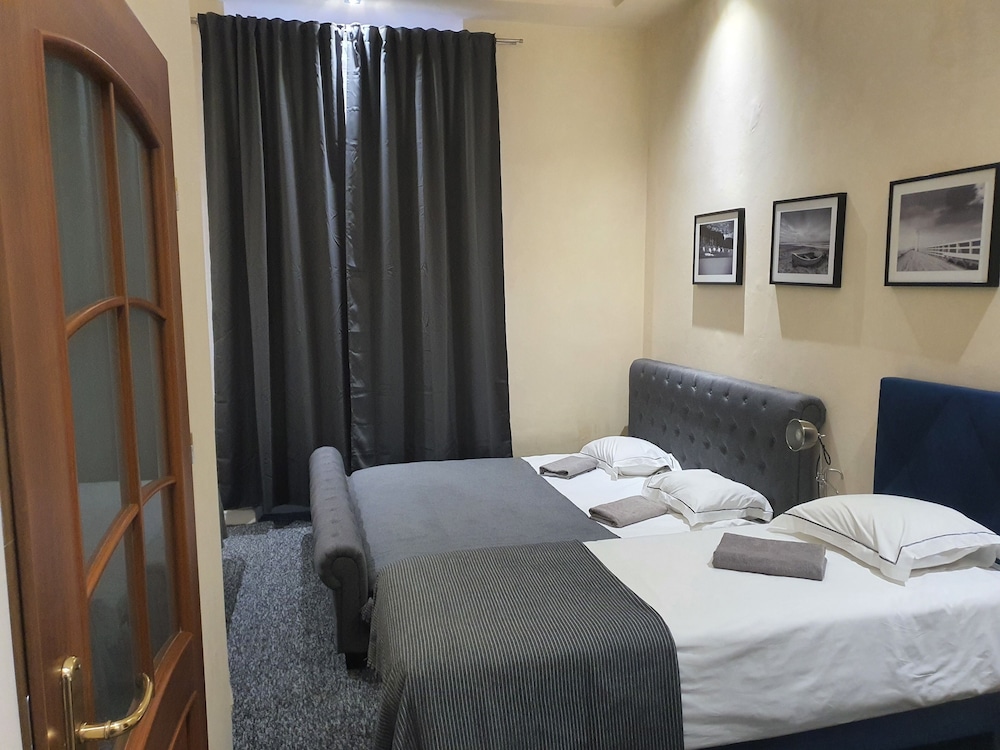 Superior Quadruple Room, City View