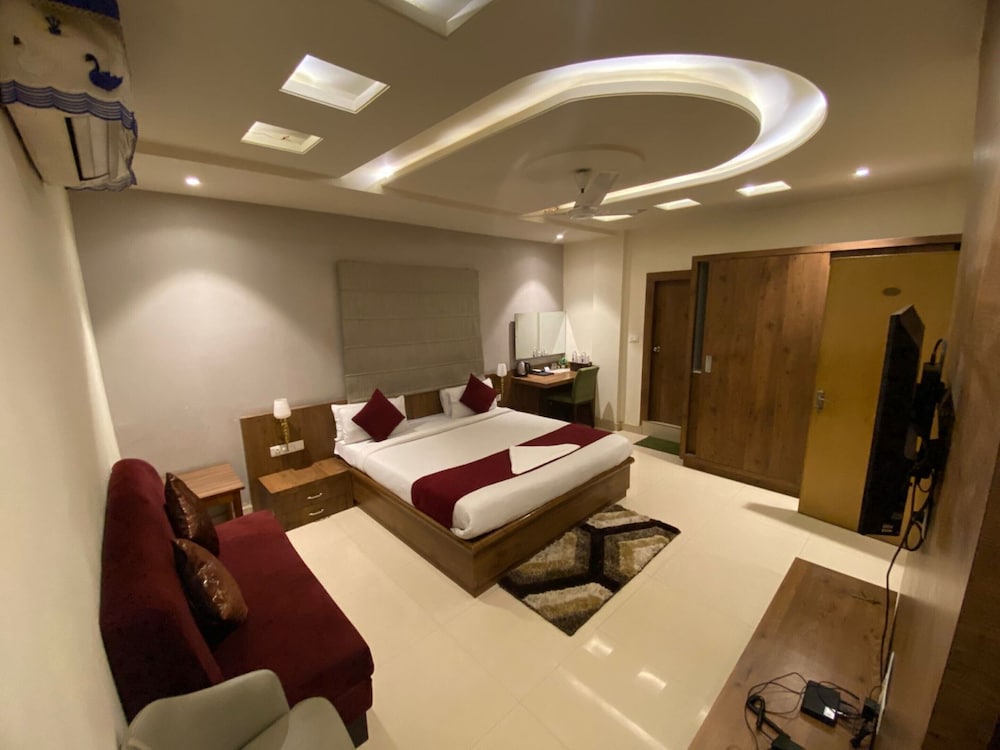 Superior Double Room, City View