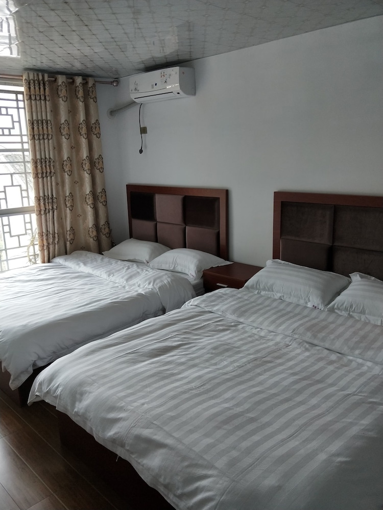 Twin Room, 2 Double Beds photo 3