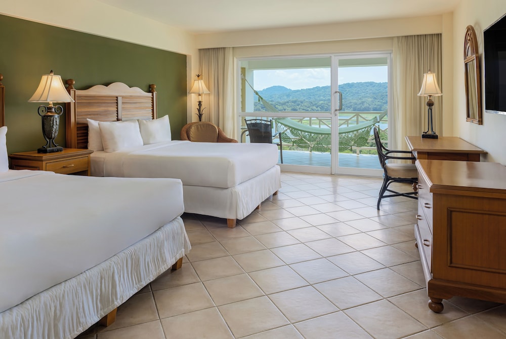 Standard Room, 2 Queen Beds, Garden View - Photo 1
