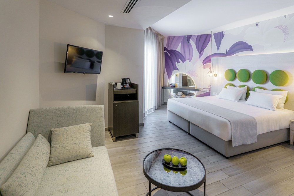 Deluxe Superior Room - Inland View photo 1
