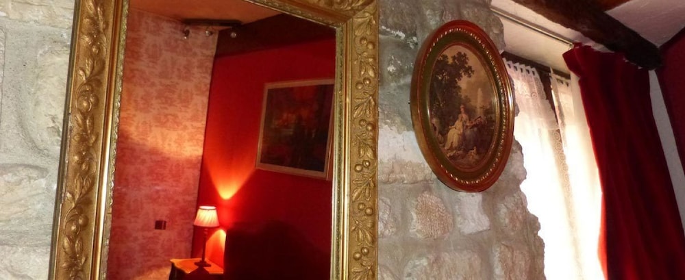 Classic Double Room thumbnail 6