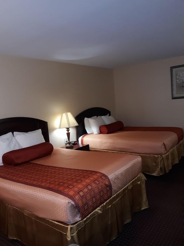 Standard Room, 2 Queen Beds, Non Smoking photo 1