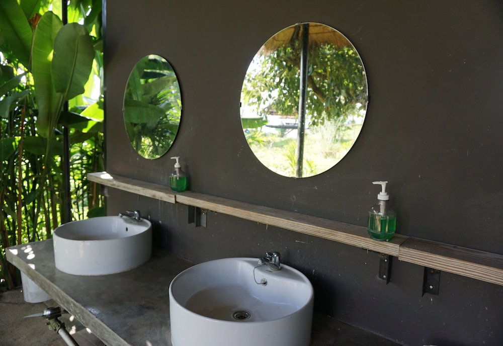 Tent With Shared Bathroom photo 3
