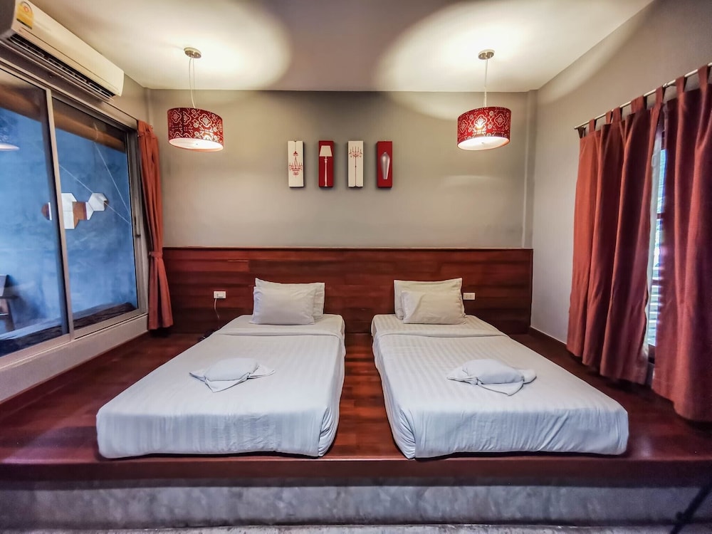Deluxe Room, 2 Twin Beds - Photo 1
