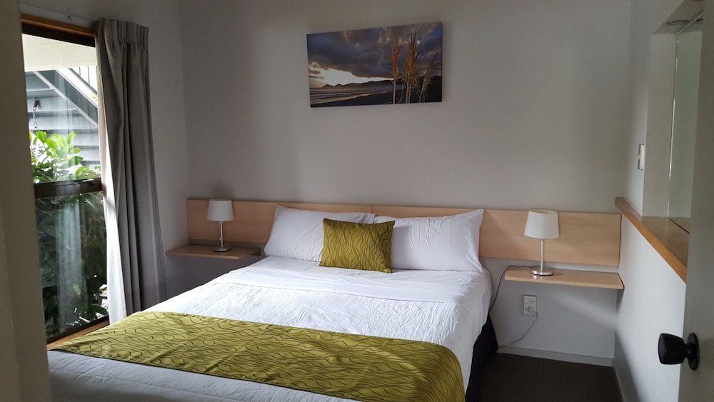 Standard Suite, Multiple Bedrooms, Kitchen (Waterfront 3 Bedroom) photo 1
