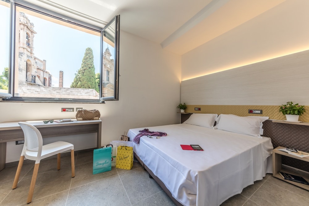 Superior Double Room Single Use photo 1