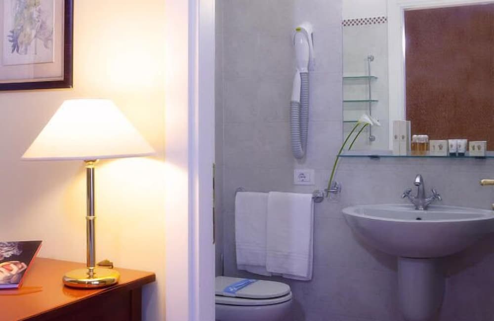 Camera Deluxe con Letto Queen Size Vista Lago - Photo 1