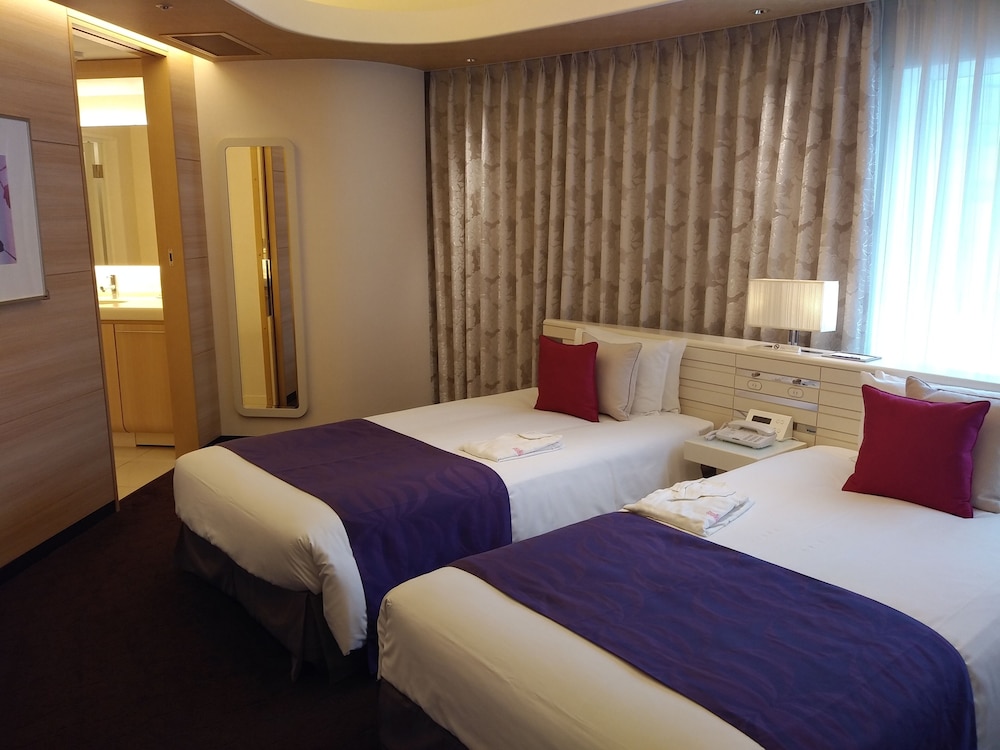 Corner Twin Room, Non Smoking (36 square meters) photo 2