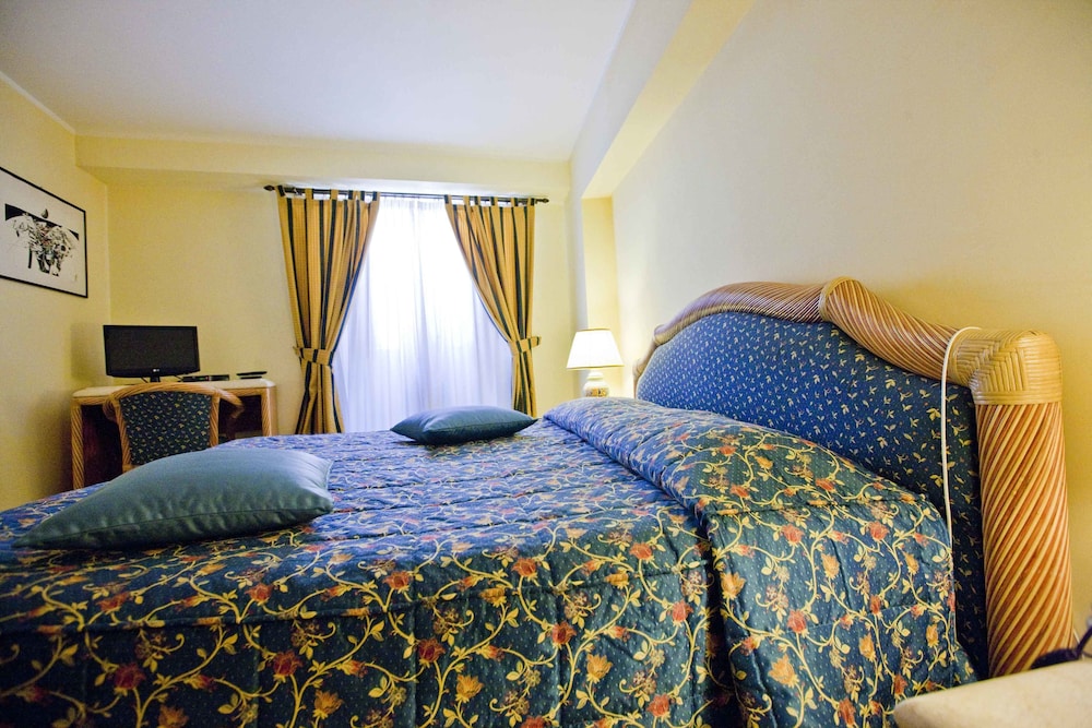 Family Suite, 2 Bedrooms, 2 Bathrooms, Tower