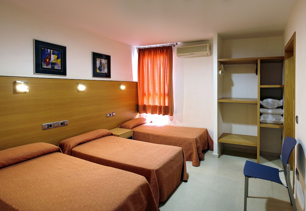 Basic Triple Room, Private Bathroom