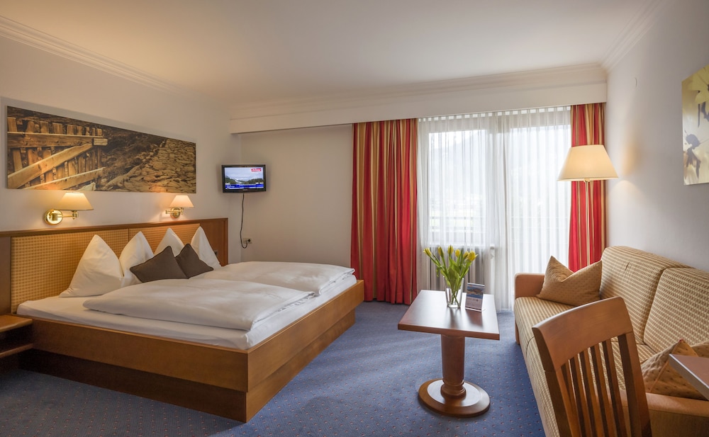 Comfort Double Room, 1 Bedroom, Balcony, Mountain View photo 3