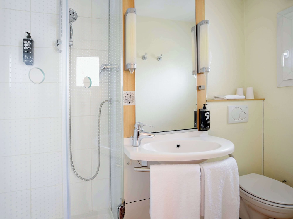 Comfort Room, 1 Double Bed - Photo 4