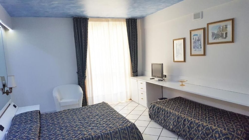 Triple Room photo 2