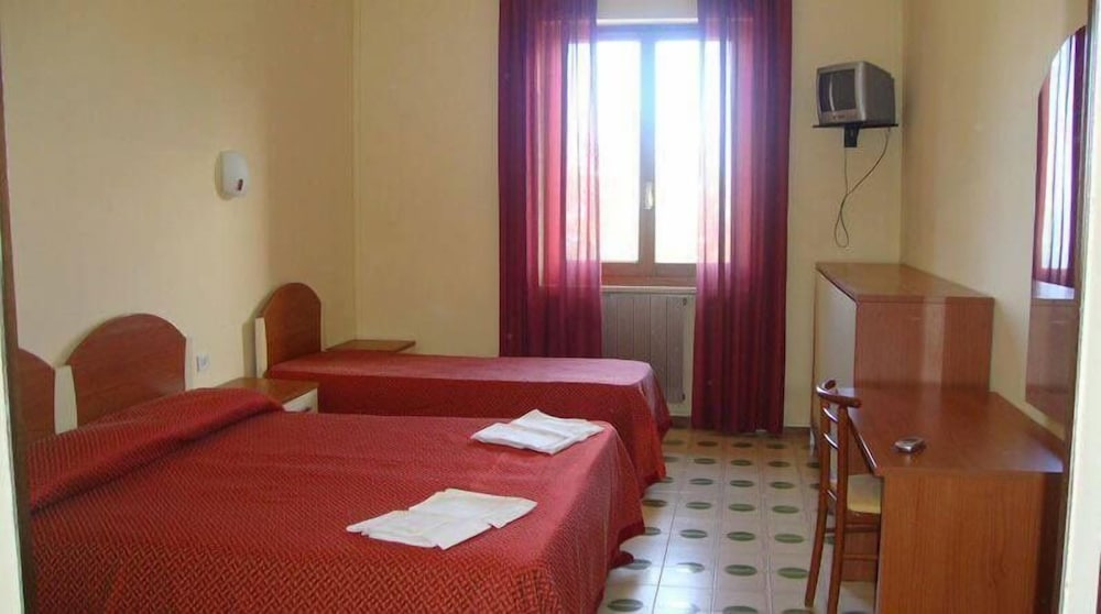 Triple Room - Photo 2