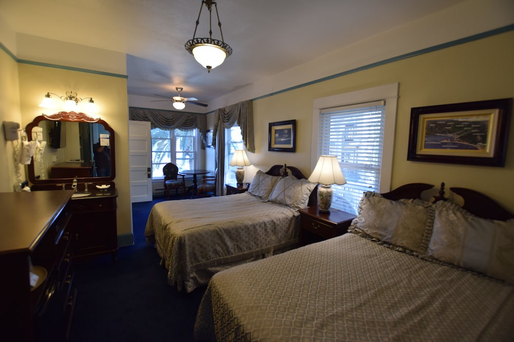 Family Double Room, 2 Double Beds, Partial Ocean View (2 Doubles- Ocean View) photo 1