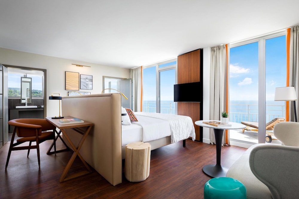 Panoramic Suite, 1 King Bed, Sea View - Photo 1