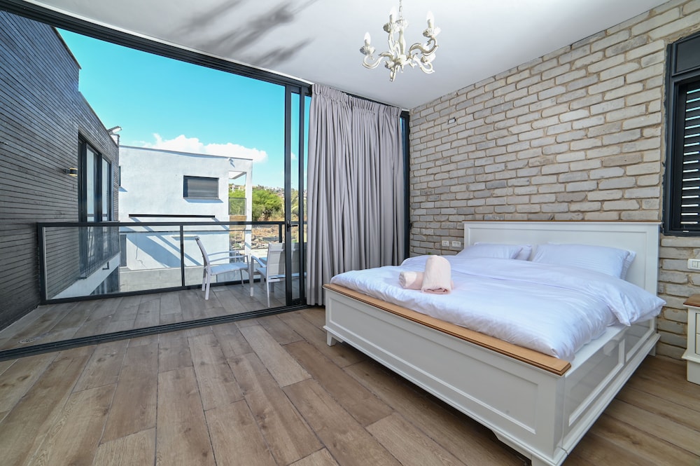 Elite Villa photo 1