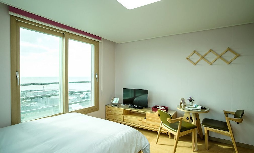 301 photo 1