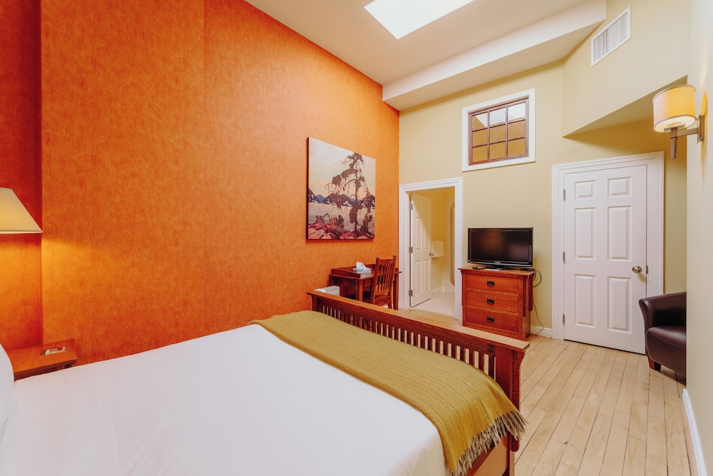 Signature Room, 1 Queen Bed photo 2