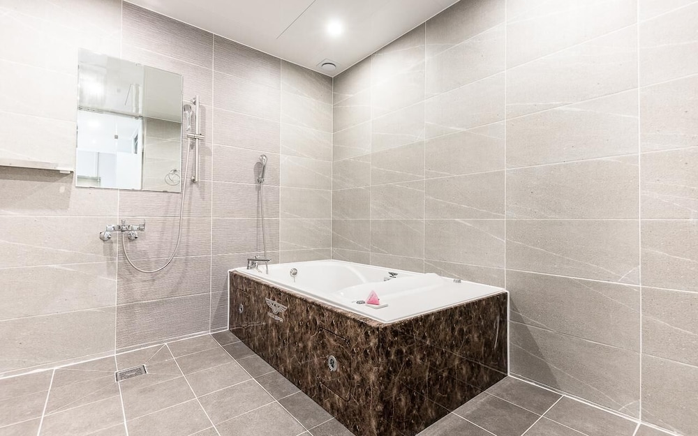 Premium Twin Avenue - Photo 8
