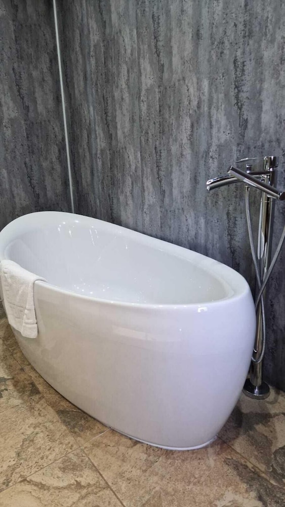 Deluxe Suite, Ensuite, Garden View (1 Ground Level) - Photo 4