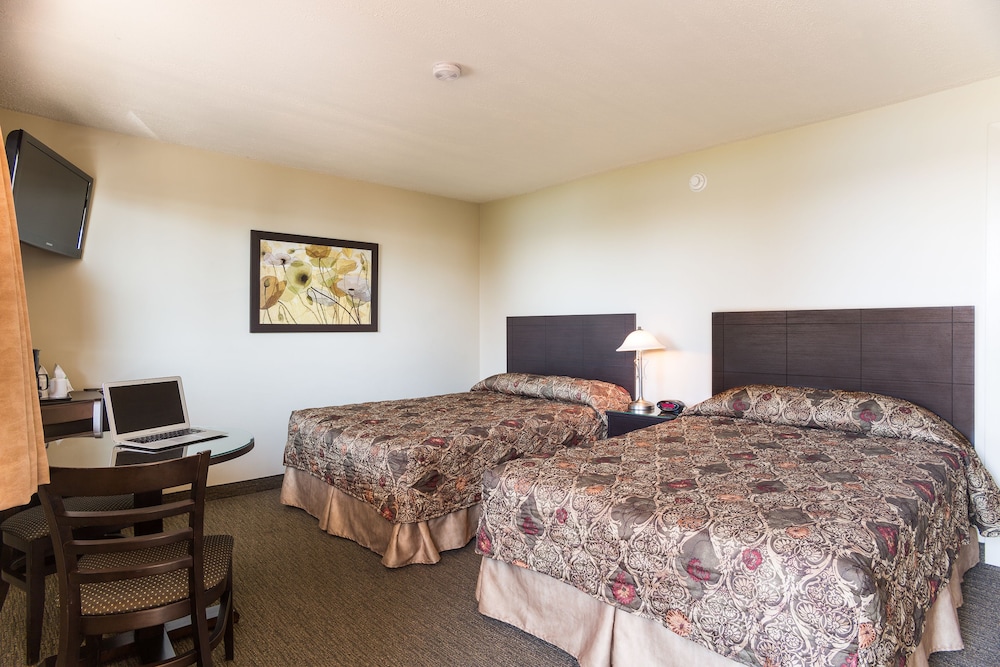 Superior Double Room, 2 Double Beds, River View photo 1