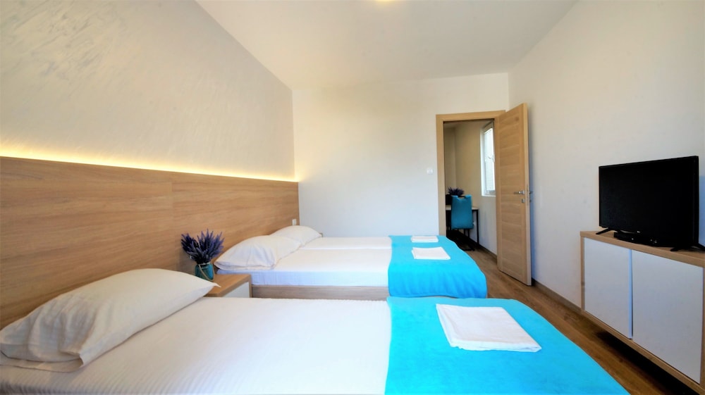 Apartment, 1 Bedroom, Sea View photo 2