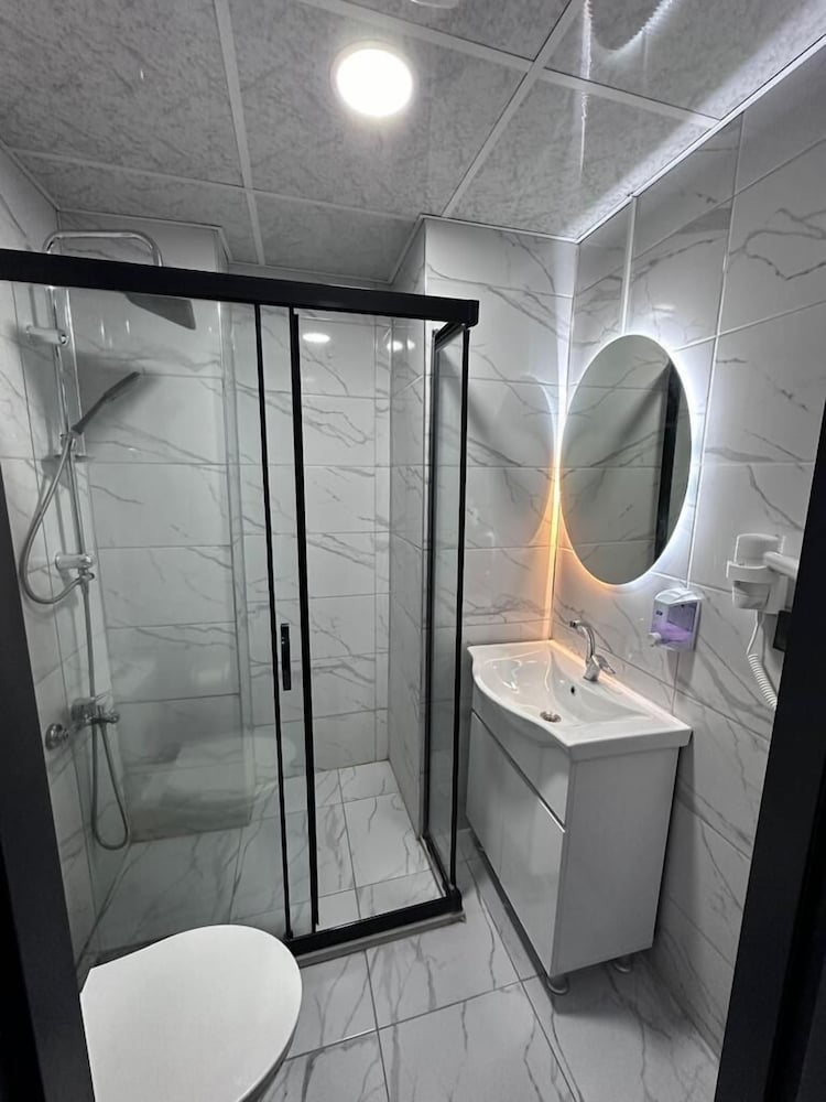 Double or Twin Room - Photo 3