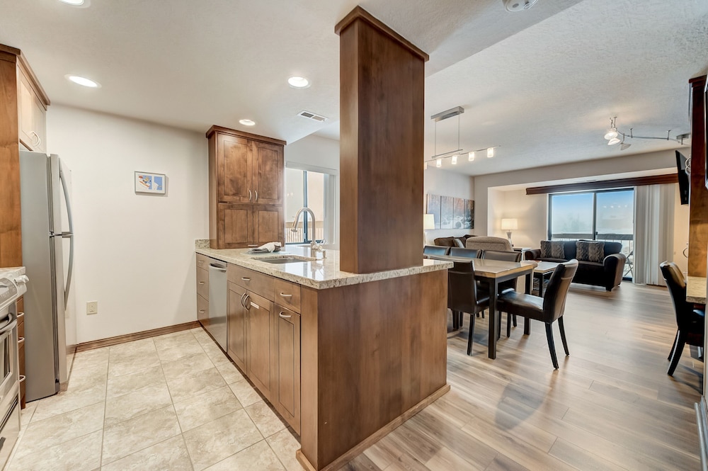 2 Bedroom Condominium - Photo 6