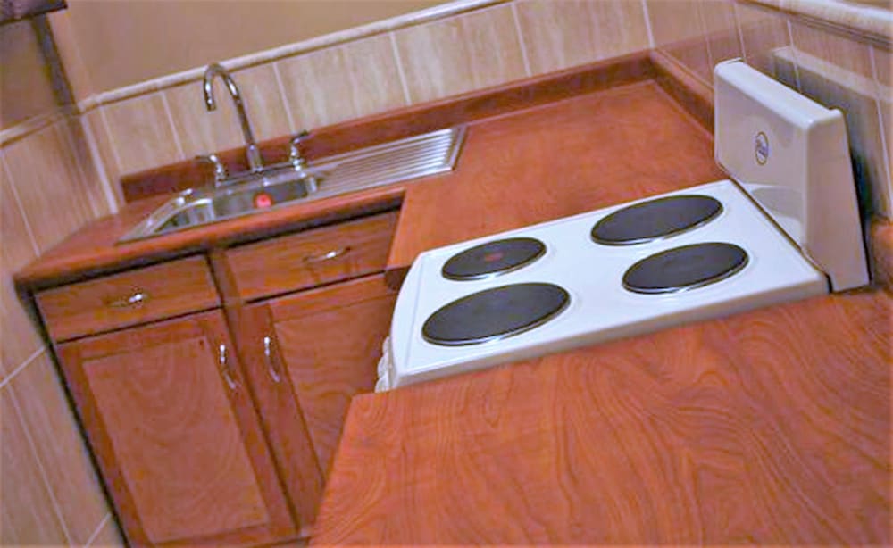 Superior Suite, 1 King Bed, Kitchenette photo 3