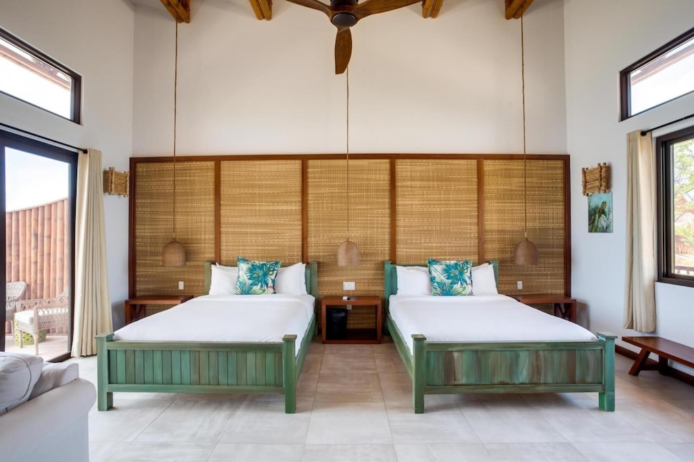 Villa photo 1