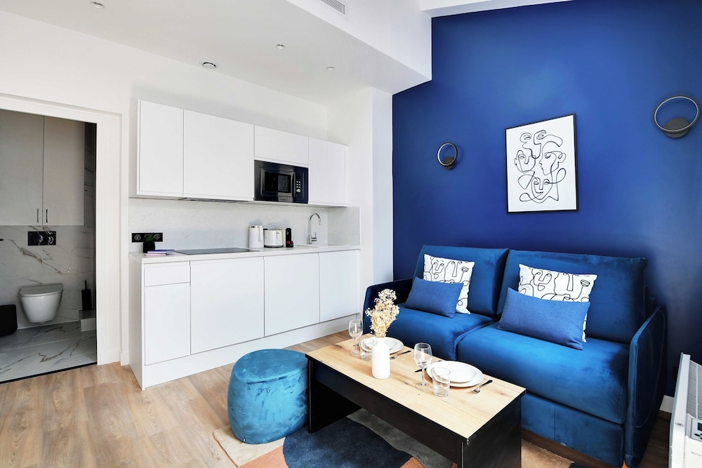Apartment photo 1