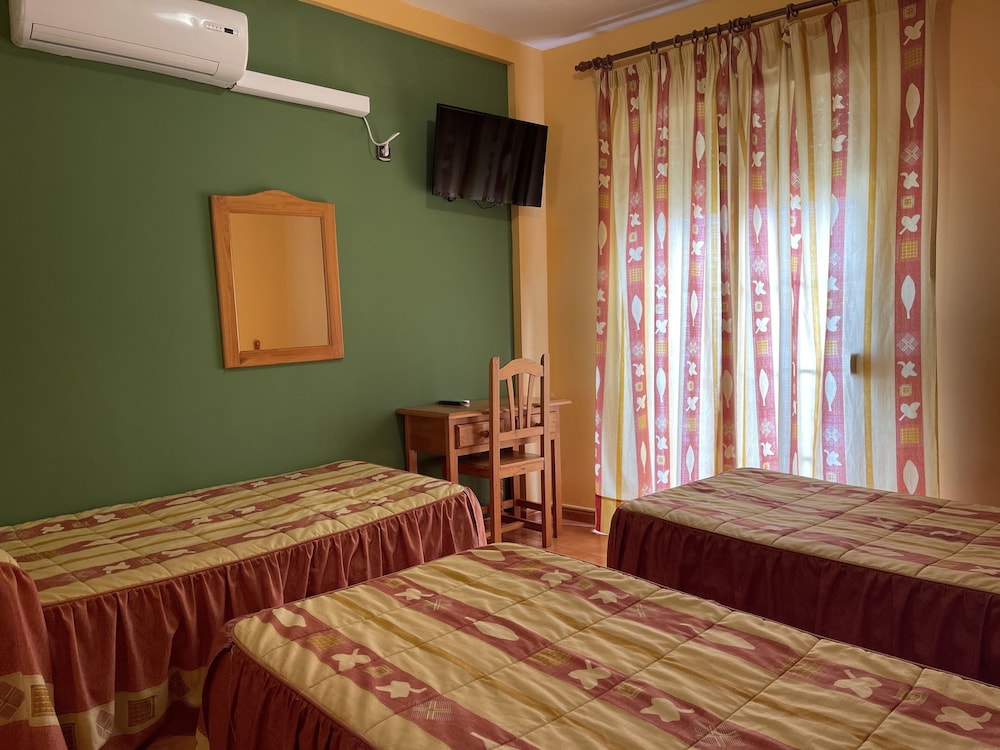 Triple Room - Photo 2