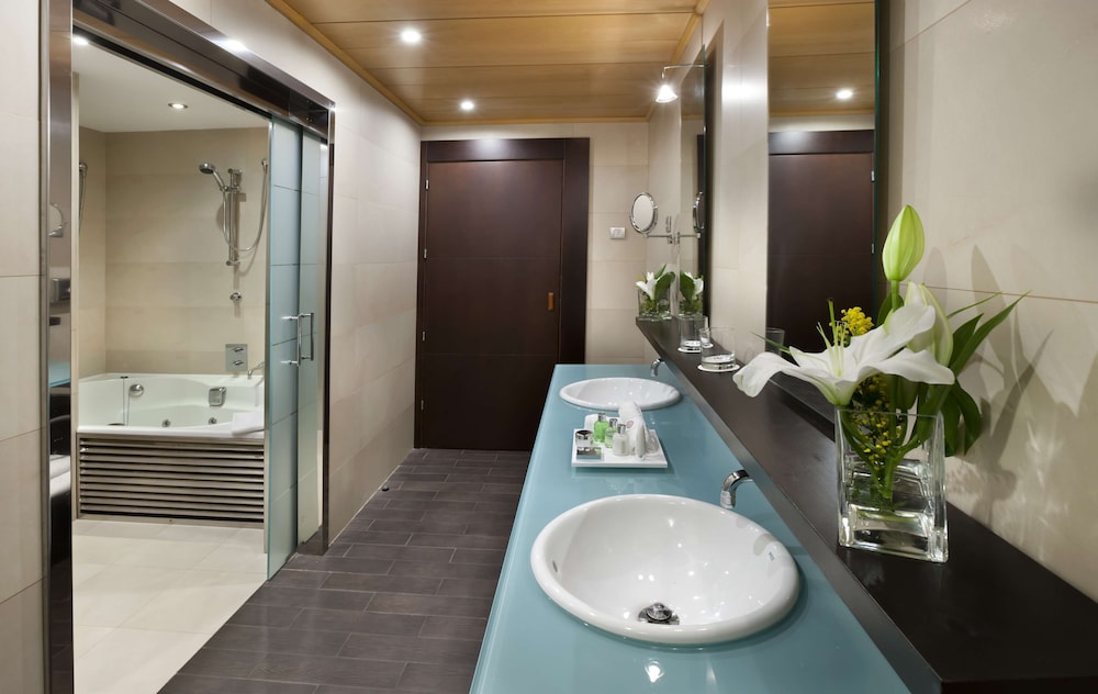 Junior Suite (Extra Bed 3 Adults)