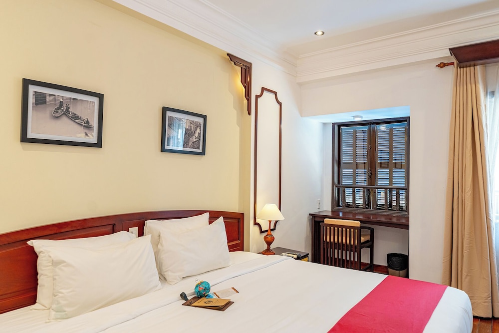 Deluxe Double Room - Photo 14