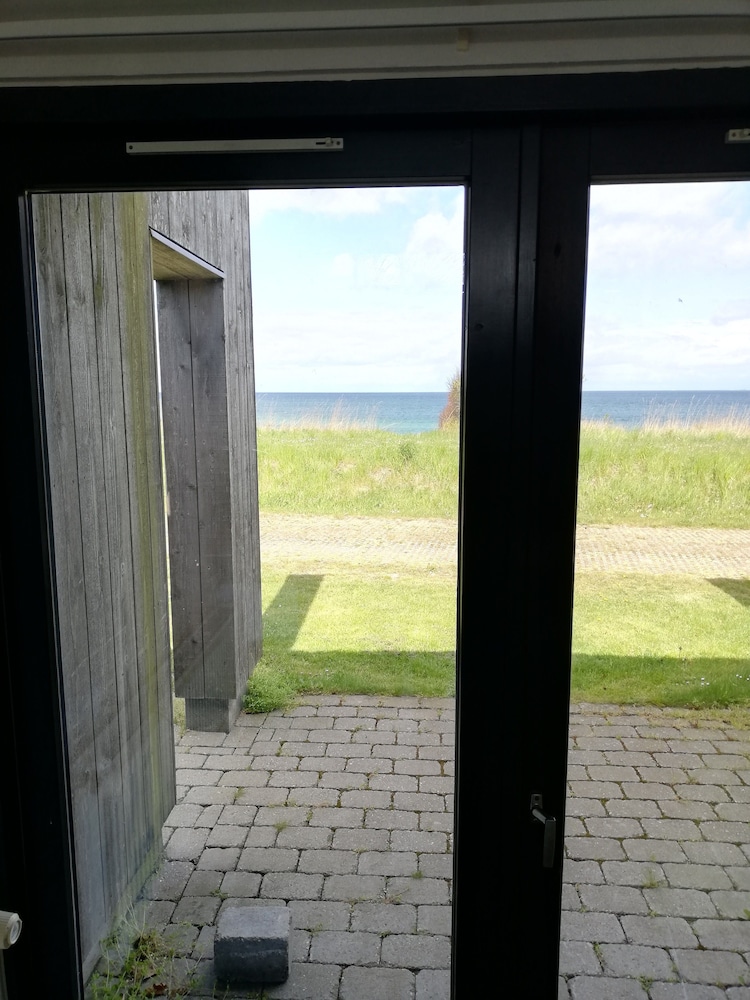 Standard Apartment, Multiple Beds, Partial Sea View photo 2