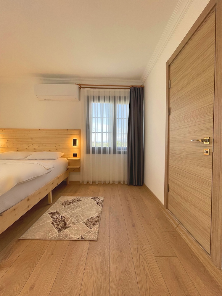 Standard Triple Room - Photo 18