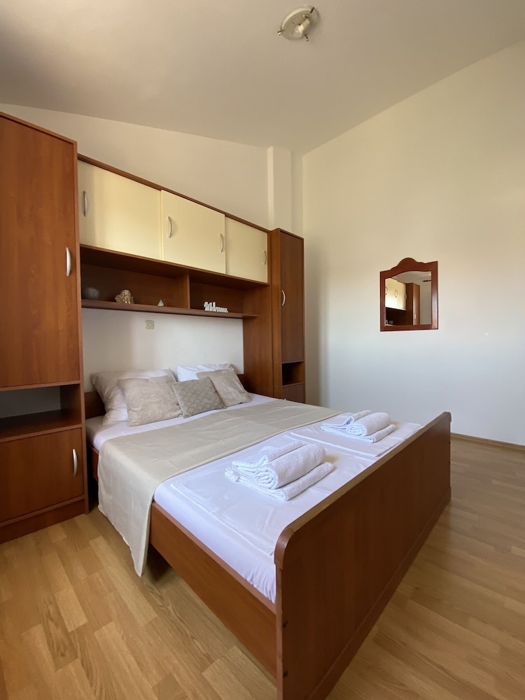 Standard Apartment, Partial Sea View photo 2