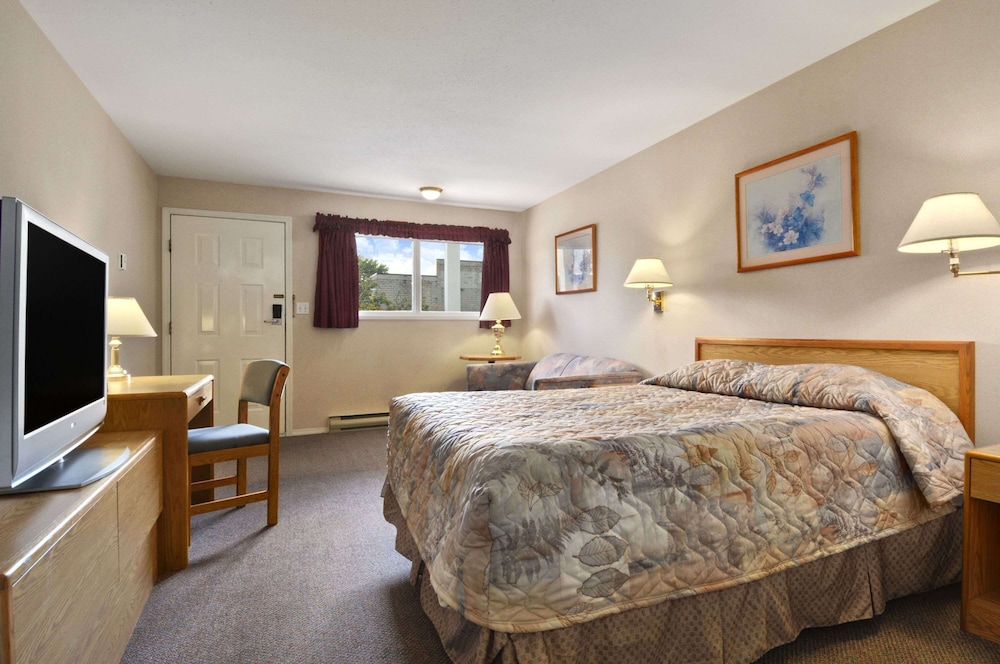 Standard Room, 1 Queen Bed with Sofa bed photo 1