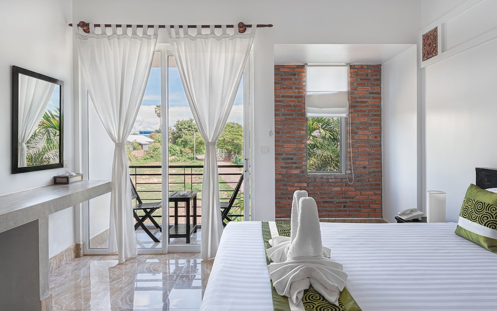 Superior Double Room, Pool View
