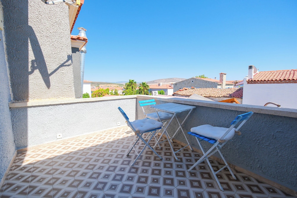 Triple Room, Pool View (Aquila) - Photo 4