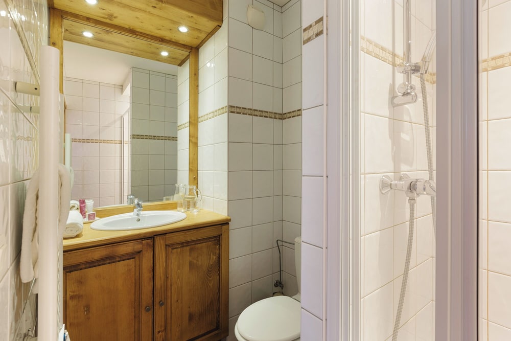 Family Apartment, 2 Bedrooms (Vallorcine Buet 43 ski in / ski out) Family Apartment, 2 Bedrooms (Vallorcine Buet 43 ski in / ski out)