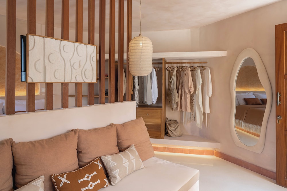 Panoramic Suite, 1 King Bed photo 3
