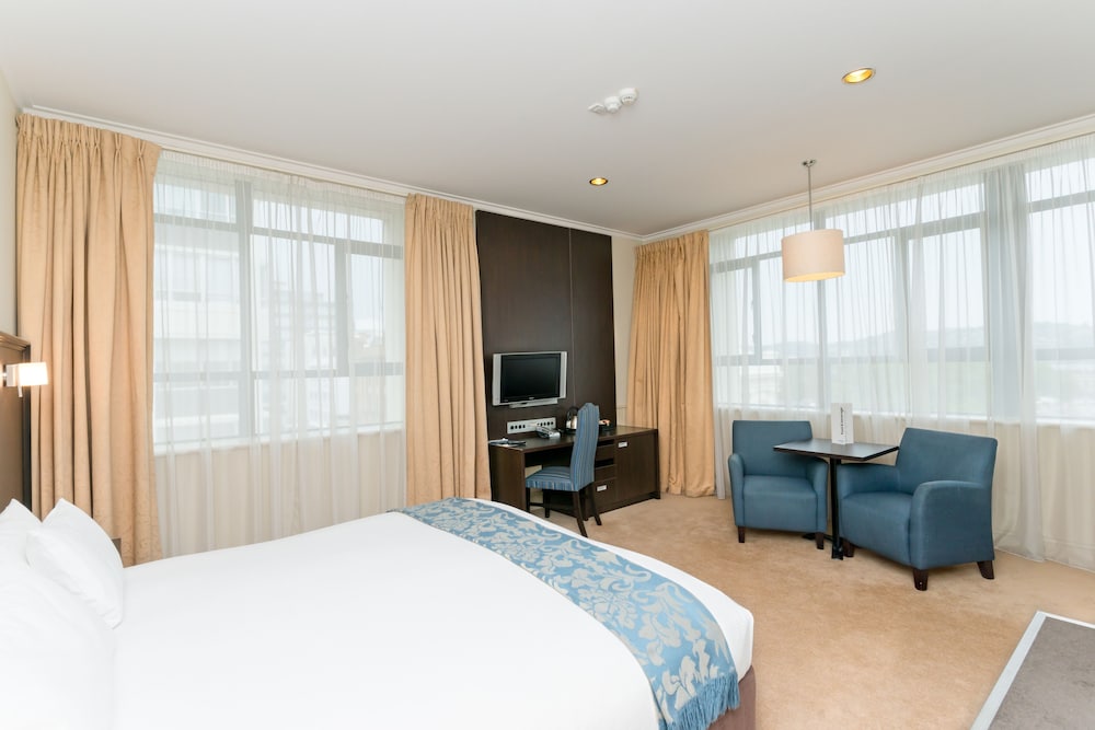 Superior Suite, Connecting Rooms (2 King Beds) - Photo 1