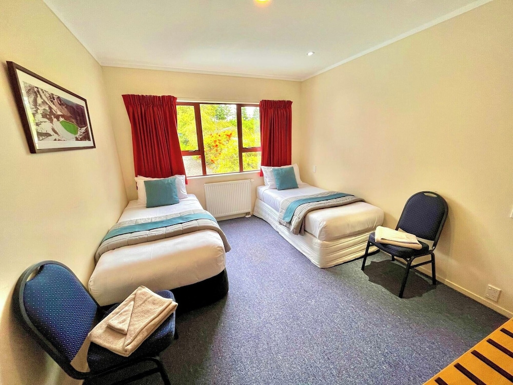 Family Suite, 1 Bedroom, Garden View photo 2